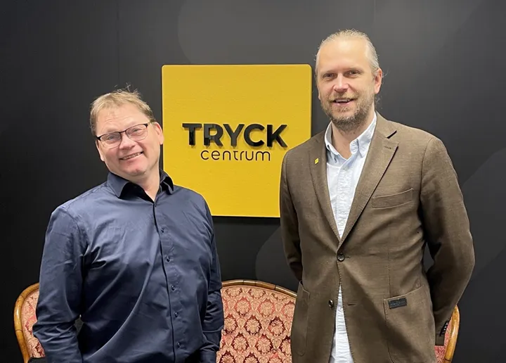 <p>Nytillträdde vd:n Peter Karlsson tillsammans med Tryckcentrums grundare och tidigare vd Ulf Dunér.</p>
