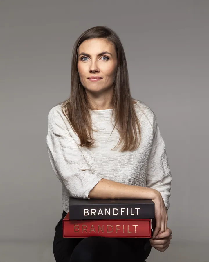 <p>Martina Sahl – grundare av Eldstickan – startar nya bolaget Eld &amp; Aska efter fällningen i Patent- och marknadsdomstolen.  </p>
