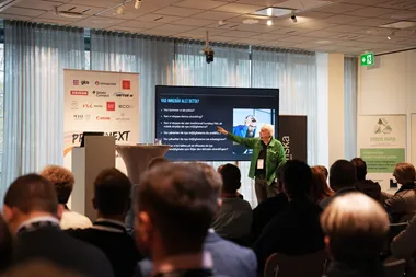 <p>Claes Magnusson från Malmö Yrkeshögskola startade dagen med viktiga och inspirerande insikter om hur AI kommer att påverka branschen.</p>
