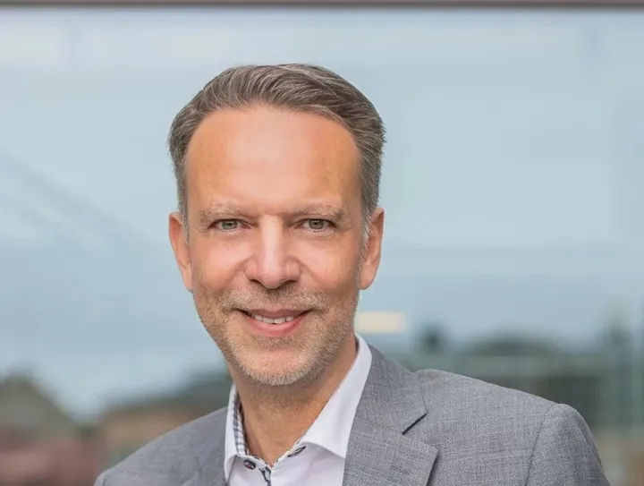 <p>Clein Ullenvik lämnar vd-posten i Alligo.</p>
