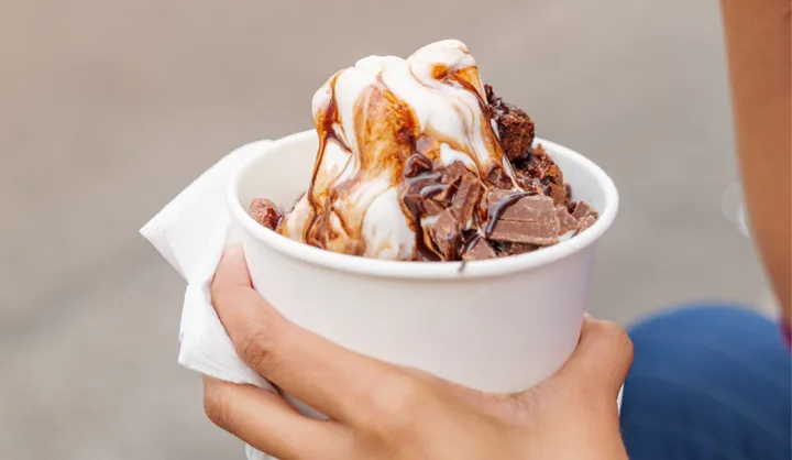 <p>Glassbägaren är både återvinningsbar och komposterbar, enligt det finska förpackningsföretaget.</p>
