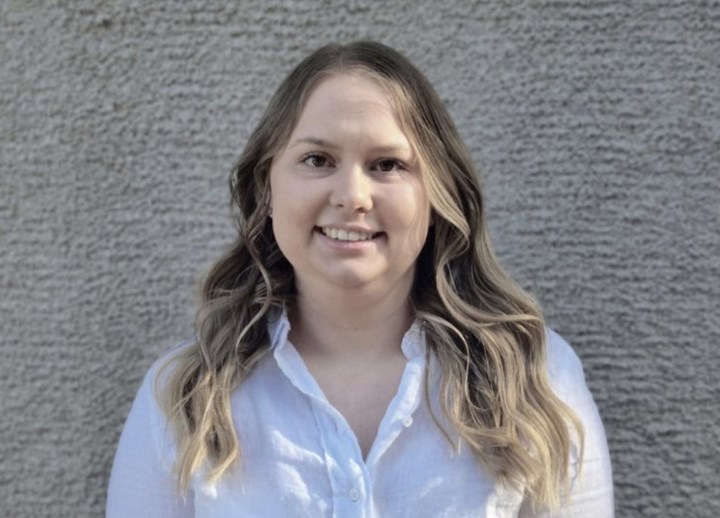 <p>Anna Jakobsson Smedelind har gått från utbildning och praktik på Etcetera Offset till anställning på tryckeriet där hon ska projektleda den digital affärsutvecklingen. </p>
