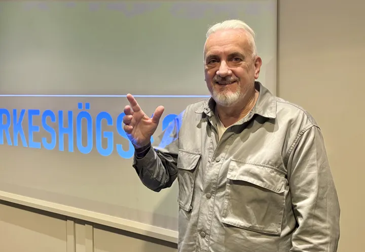 <p>Claes Magnusson på Malmö Yrkeshögskola berättad om möjligheterna med AI-tekniken i den grafiska branschen.</p>
