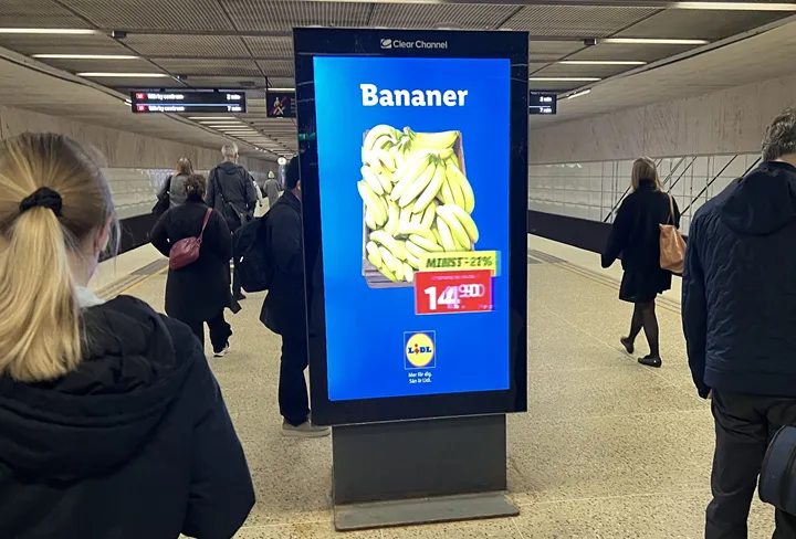 <p>Erbjudanden blinkar snabbt förbi på digitala reklamytor. Bra eller dåligt för annonsörerna?</p>
