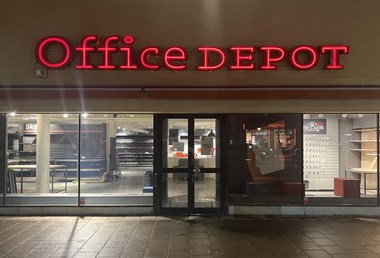 <p>Butiken som Office Depot hade på Sveavägen har stängts i och med rekonstruktionen som man nu är genom efter beslut i tingsätten.</p>
