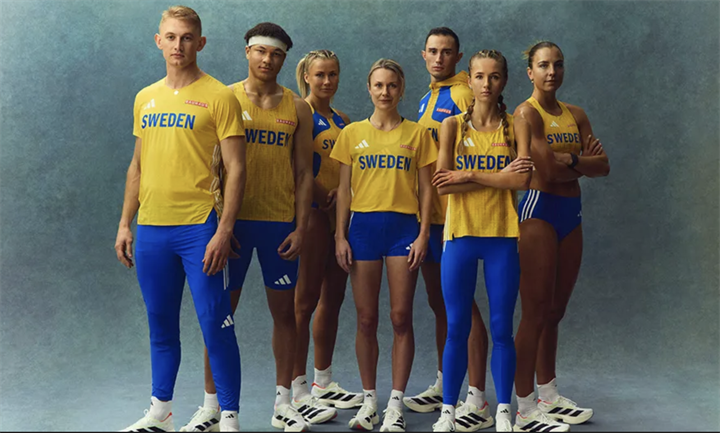 <p>Olof Ryberg, Isak Hughes, Bianca Salming, Carolina Wikström, Thobias Montler, Carmen Cernjul och Linnéa Frobe visar upp de nya landslagskläderna.</p>

