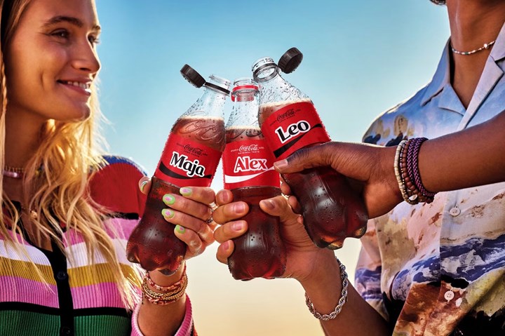 <p>I en stor kampanj kommer Coca-Cola i Sverige att trycka 165 unika namn på etiketter och burkar.</p>
