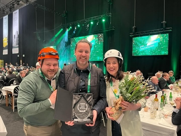 <p>Steinar Fosen distriktsäljare, Fredrik Magnusson säljchef Norge och Madelen Ramsfjell,<br />
distriktsäljare.</p>
