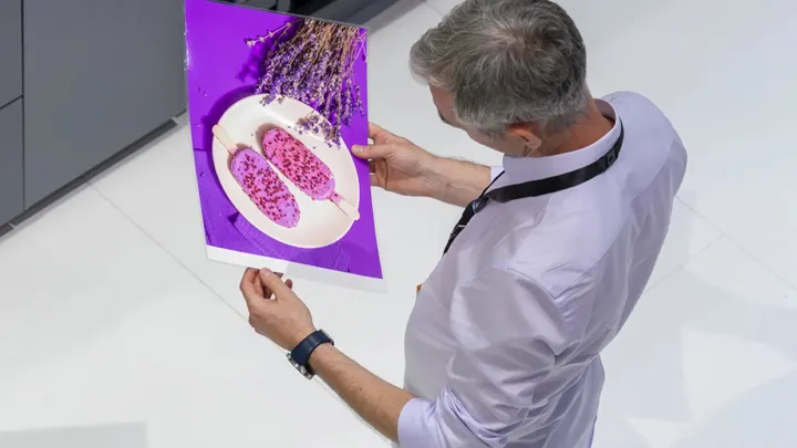 <p>Laminatorenheten producerar laminerade ark i ett svep.</p>
