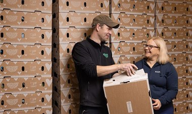 <p>Viherkastes Markku Hämäläinen och Kiiltos R&amp;D Manager Maija Kulla-Pelonen.</p>
