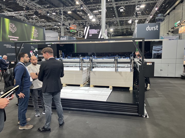 <p>Durst visade upp sina lösningar för storformat på Drupa förra året.</p>
