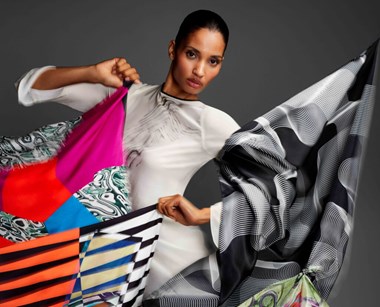 <p>Sjalar ska uppmärksamma modeindustrins vattenförbrukning.</p>
