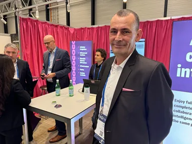 <p>Cococos grundare Karl Ciz.</p>
