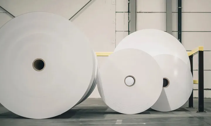 <p>Lessebos papper på återvunnen fiber har lågt CO2-avtryck.</p>
