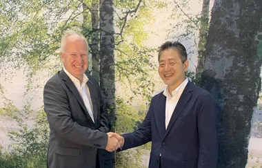 <p>Lars Sandberg, CEO, Blue Ocean Closures och Hisashi Iso, Director of<br />
the Board, Industrial Materials Business Unit, Nissha.</p>
