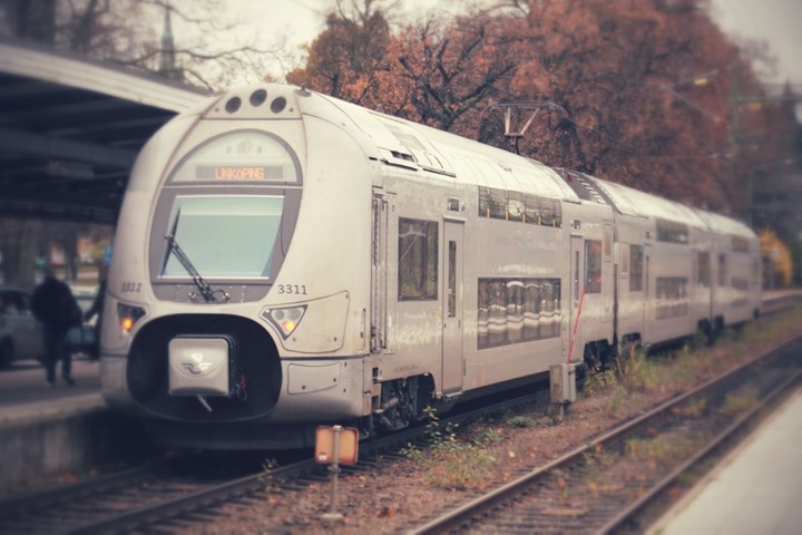 <p>Ny järnväg byggs – påverkar industriområde.</p>
