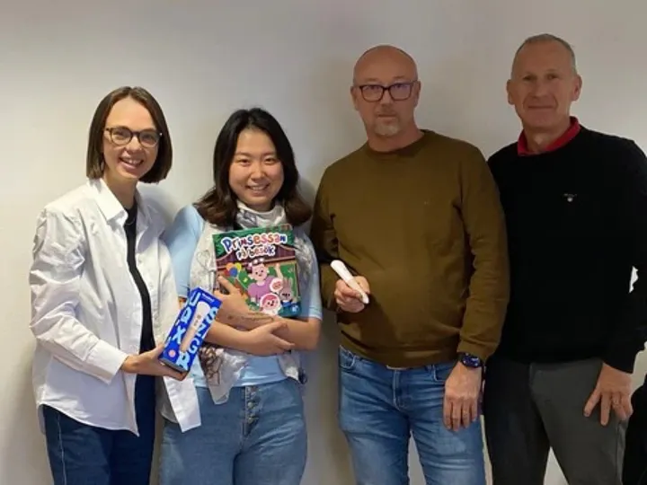 <p>I det nya samarbetet kombineras traditionellt boktryck med modern teknik.</p>
