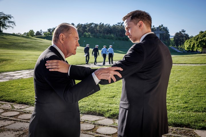 <p>Pressbild från nya Beckfilmen Vilhelm<br />
med Peter Haber som Martin Beck och<br />
Valter Skarsgård som Vilhelm Beck.</p>
