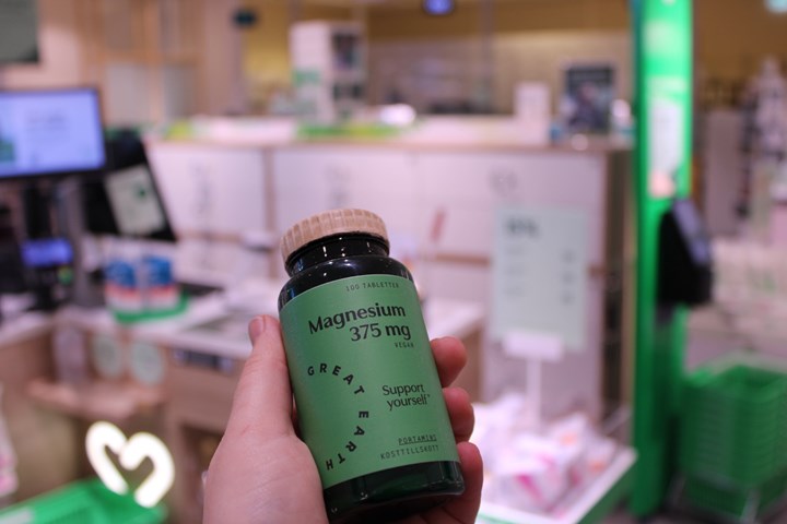 <p>Kosttillskott med lock av papper såldes på Apotek Hjärtat.</p>
