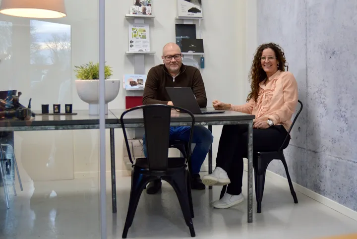 <p>Ägarna Niklas Leihagen och Annelie Rineflo tar Sandstens in i framtiden.</p>
