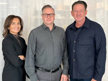 <p>Mariella Zalbo Lundgren, Tobias Olofsso och Peter Lundgren på Avisera.</p>
