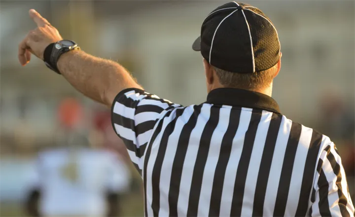 <p>Ska se till att domarna har rätt utrustning med mera.</p>
