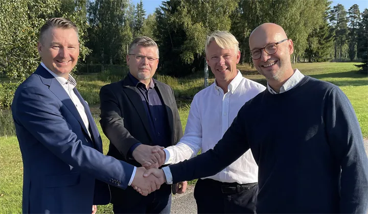 <p>På bilden syns Kimmo Kemppi, styrelseordförande Go-Parts. Jani Kohonen, vd Go-Parts. Peter Häggström, landschef Formac Finland, Jacob Hermansson, vd Formac.</p>
