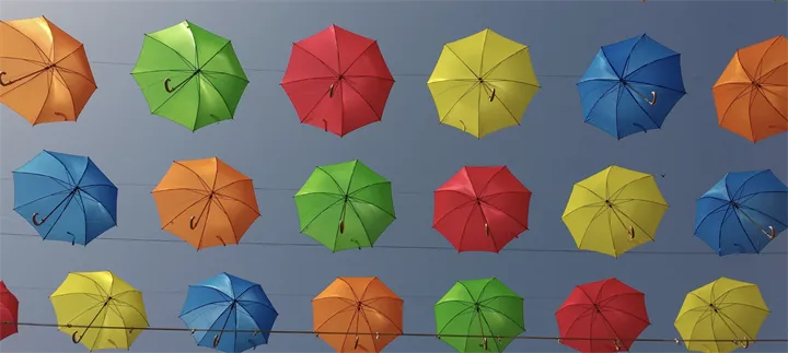 <p>Många paraply kvar på lager.</p>
