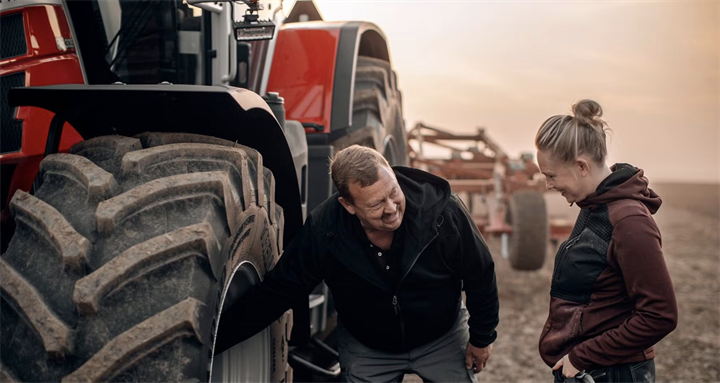 <p>Blåkläder har inlett ett omfattande arbete för gå igenom hållbarheten i sitt sortiment av arbetskläder.</p>
