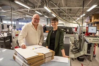 <p>Jonas Johansson, platschef i Falkenberg och Sofia Ljungberg Igbe, vd på Ljungbergs.</p>
