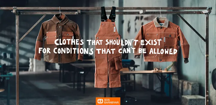 <p>Arbetskläderna i kampanjen framtagna för barn finns på riktigt och går att köpa.</p>
