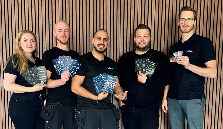 <p>Satsningen på att sälja klistermärken och etiketter via e-handel har har dragit igång för tryckeriet.</p>
