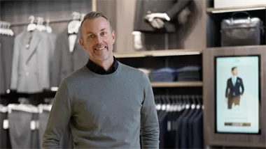 <p>Ingvar Larsson vd på MQ berättar om bolagets senaste butiksatsning där B2B får tydligare fokus.</p>
