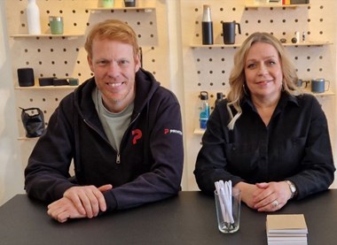 <p>Printers vd, Johan Stighagen och Printer Finlands Jaana Ruuskanen</p>
