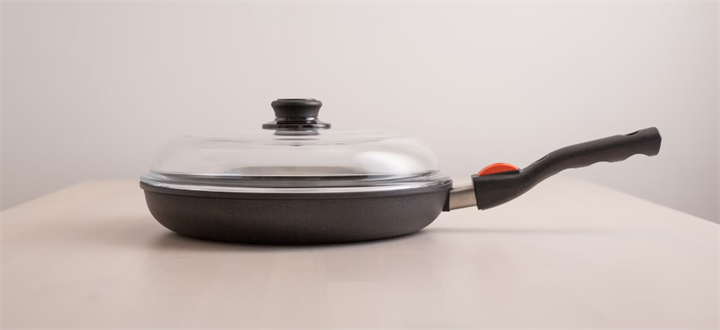 <p>Stekpannor med så kallade ”non stick-egenskaper” är en vanlig PFAS-bov.</p>
