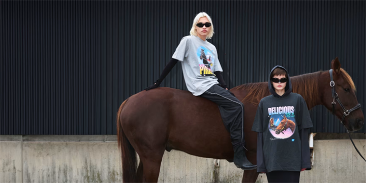 <p>ATG har tillsammans med Da Buzz tagit fram en kollektion av kläder för att fira att V75 fyller 30 år.</p>
