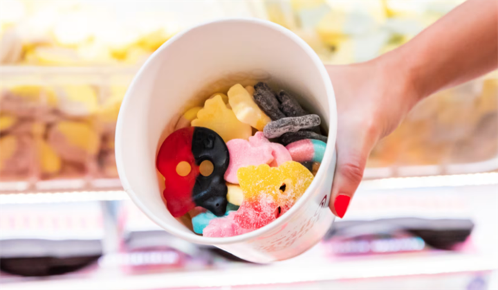 <p>Godisframgångarna har gjort bolaget sugna på mer sötsaker.</p>
