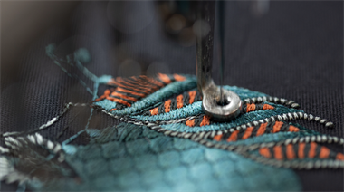 <p>Coloreels teknik gör det bland annat möjligt att bara använda en tråd vid brodering.</p>
