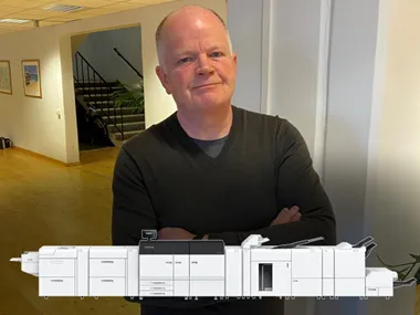 <p>Björn Olsson på VBS kommer att ansvara för ett nätverket av återförsäljare som ska sälja Fujifilms tonerbaserade arkmaskiner i Sverige. Revoria EC1100 har Europa-premiär på mässan Sign & Print.</p>
