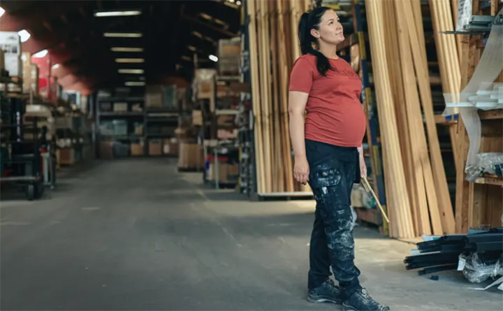 <p>Blåkläder utökar sitt sortiment av arbetskläder anpassade för gravida.</p>
