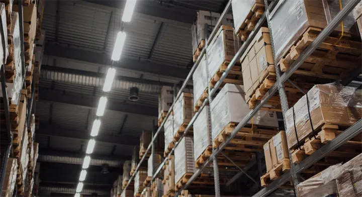 <p>Gjort flera investeringar i lagret i Örebro.</p>
