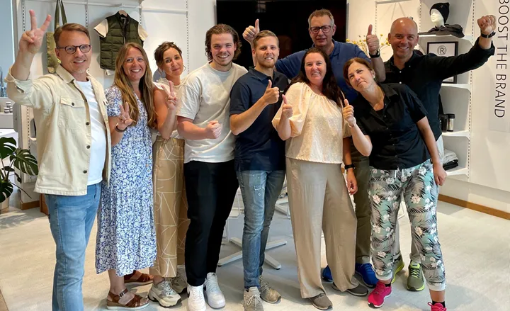 <p>Några av de anställda på Roupéz som vunnit en stor upphandling av profilprodukter till Stockholm Stad.</p>
