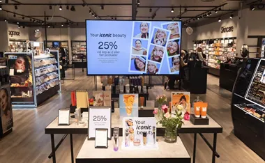 <p>230 butiker får minst sex digitala skärmar var.</p>
