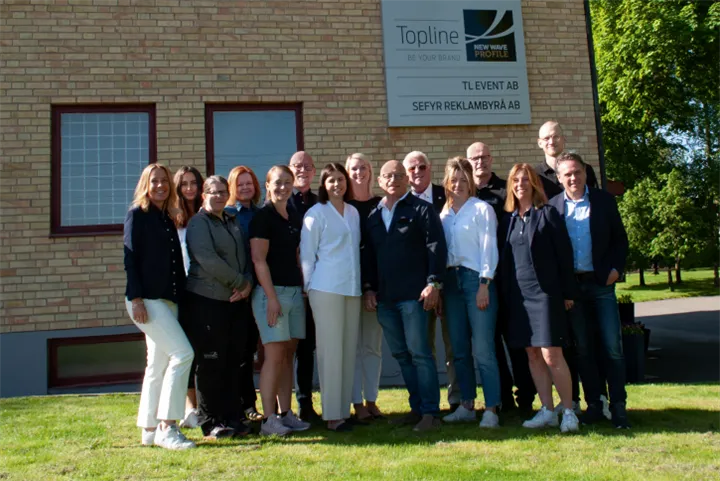 <p>Personalen på Topline samlade efter att bolaget blivit uppköpt i dagarna.</p>
