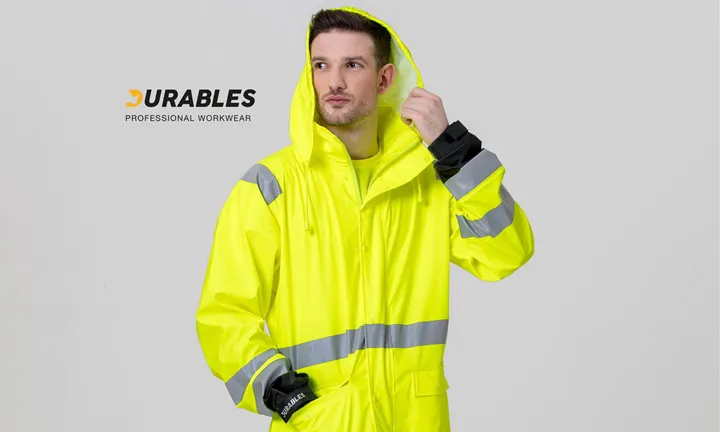 <p>Regnstel i varsel är en av de nya produkterna Team Workwear nu lanserar genom sitt egna varumärke Durables</p>
