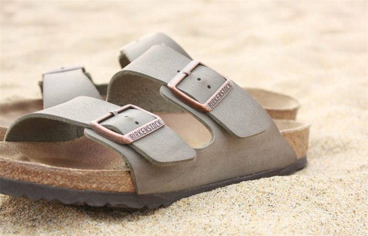 <p>Sandaler från Birkenstock är med på listan över de produkter konsumenter uppfattar som mest hållbara.</p>
