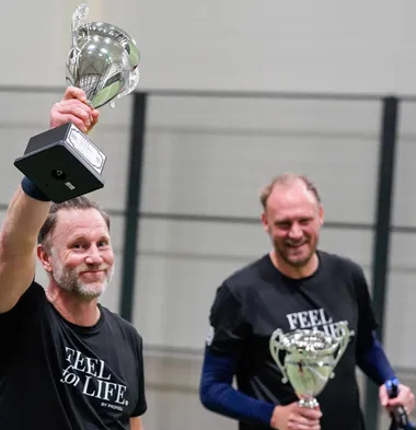 <p>Peter Jihde och Andreas Granqvist var några av de som medverkade på padelturneringen Profeel anordnade.</p>
