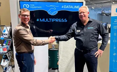 <p>Lars Nikolajsen (CEO Nize Equipment) och Robert Hartman (International Business Development Manager Dataline).</p>
