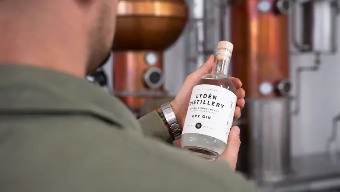 <p>Sparar resurser och på miljön med ny flaska.</p>
