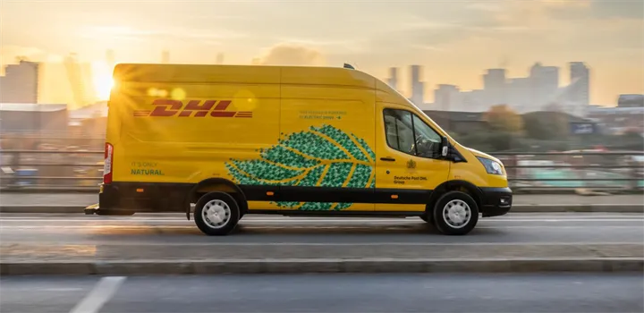 <p>DHL utökar sin flotta av elektriska fordon.</p>
